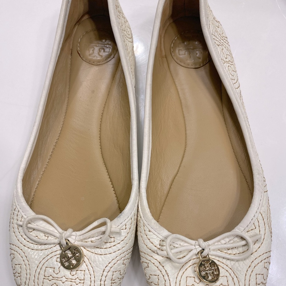 Tory Burch Chelsea Logo Stitched Tan Ballet Flats Size 6